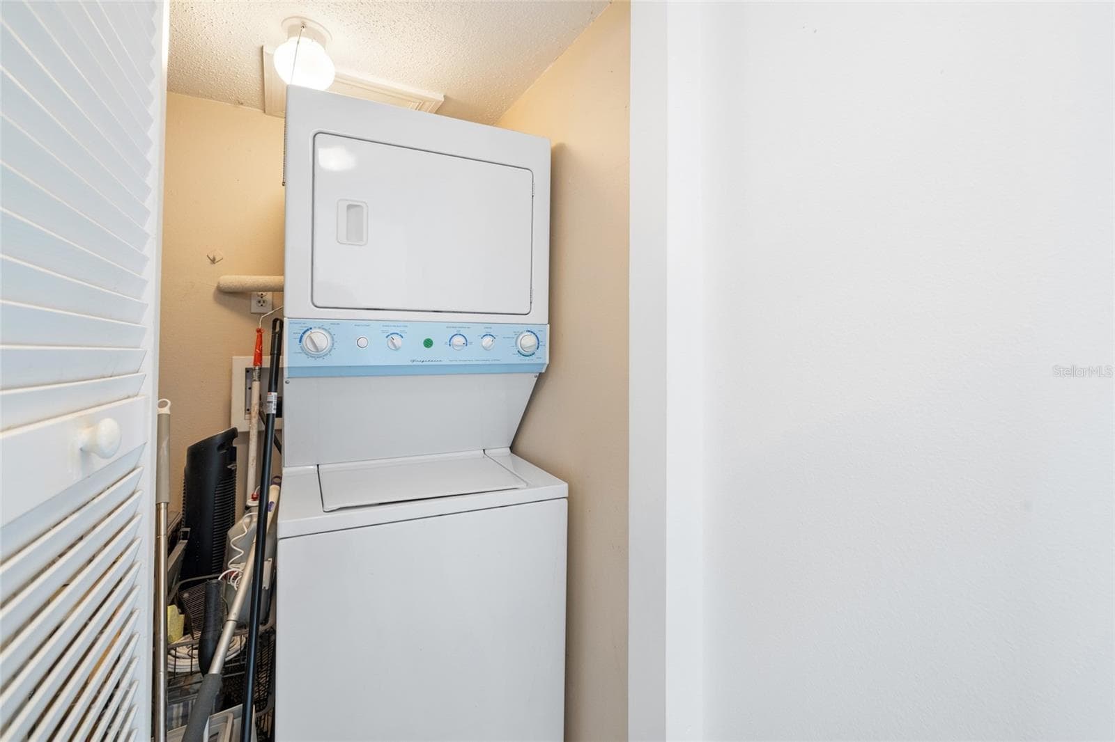 Condominium at 3206 W AZEELE ST #227, TAMPA, photo 19 of 23