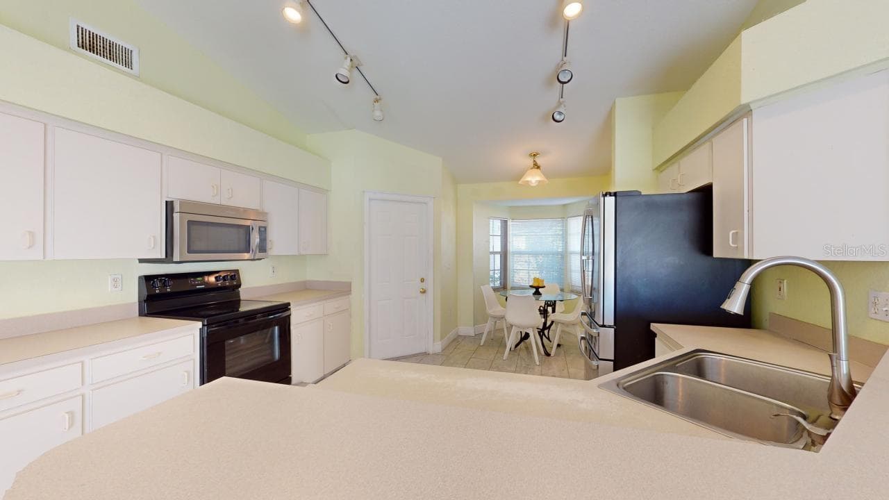 Single Family Residence at WEDGEWOOD GOLF & COUNTRY CLUB PH 01, LAKELAND, photo 12 of 28