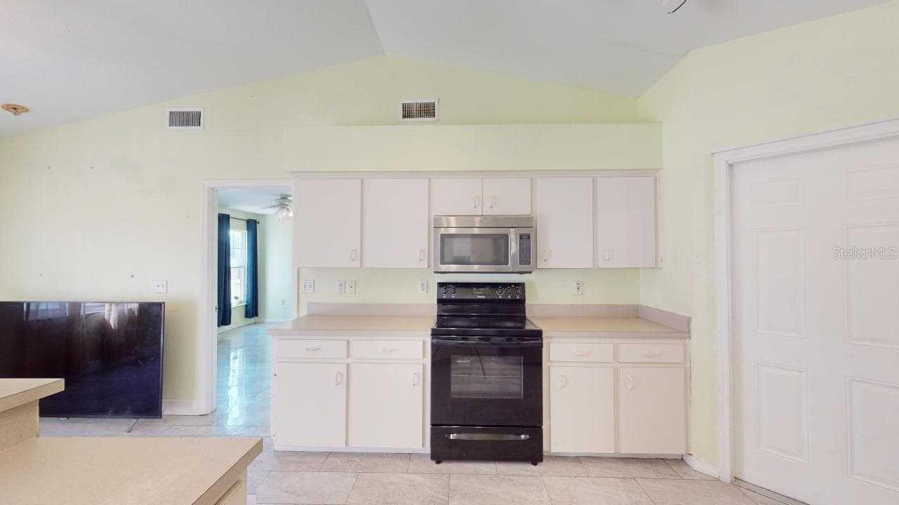 Single Family Residence at WEDGEWOOD GOLF & COUNTRY CLUB PH 01, LAKELAND, photo 13 of 28
