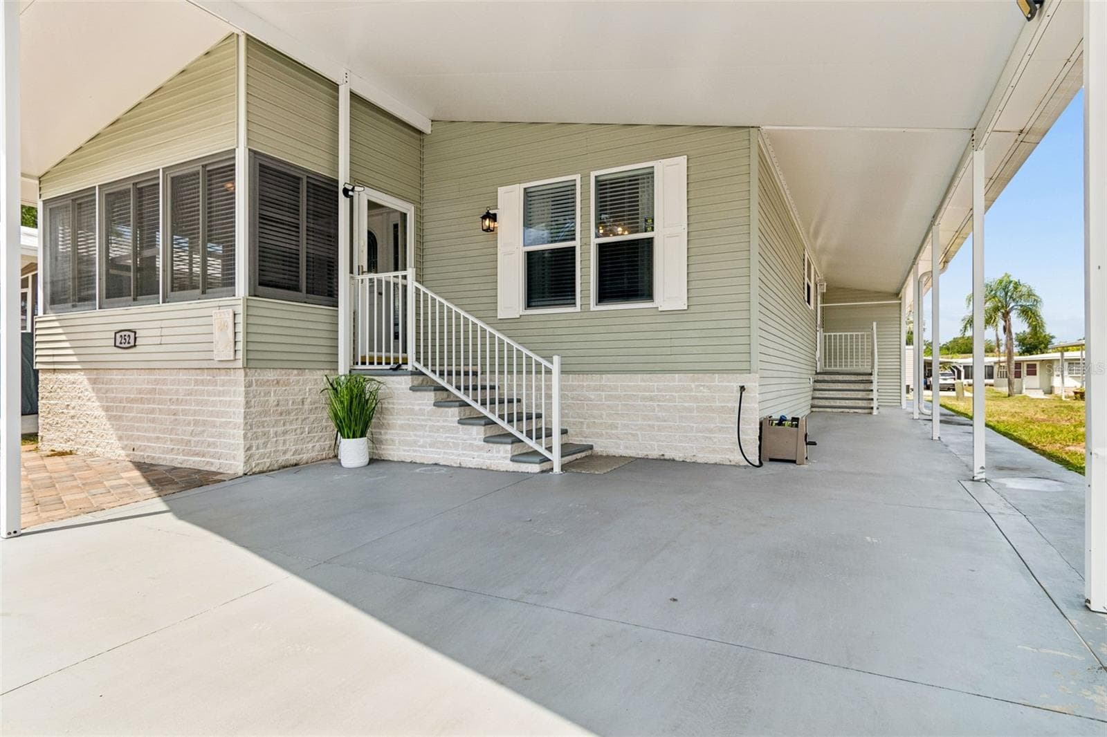 Florida Room Entrance - 9790 66TH ST N #252, PINELLAS PARK