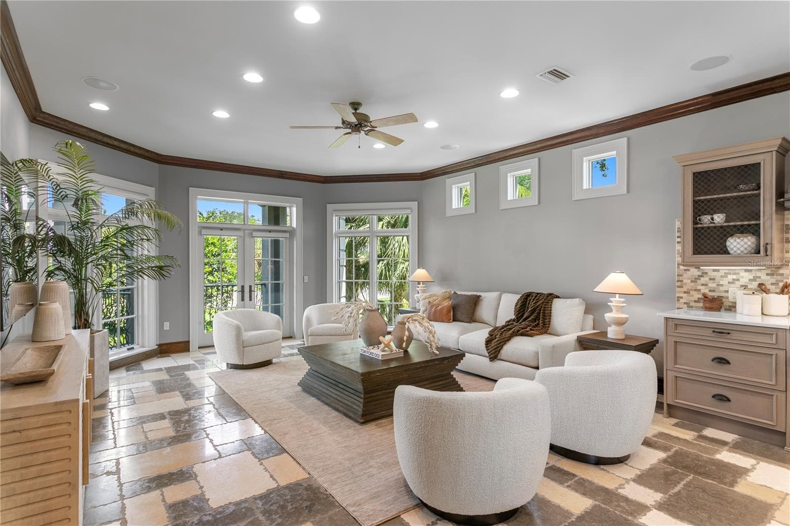 Single Family Residence at 401 SNELL ISLE BLVD NE, ST PETERSBURG, photo 15 of 96
