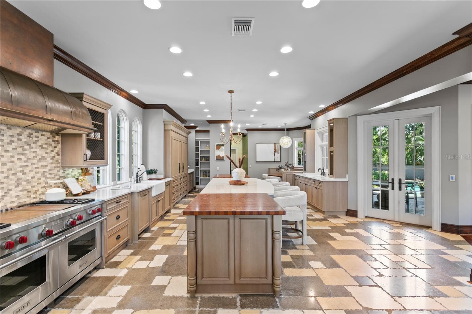 Single Family Residence at 401 SNELL ISLE BLVD NE, ST PETERSBURG, photo 19 of 96