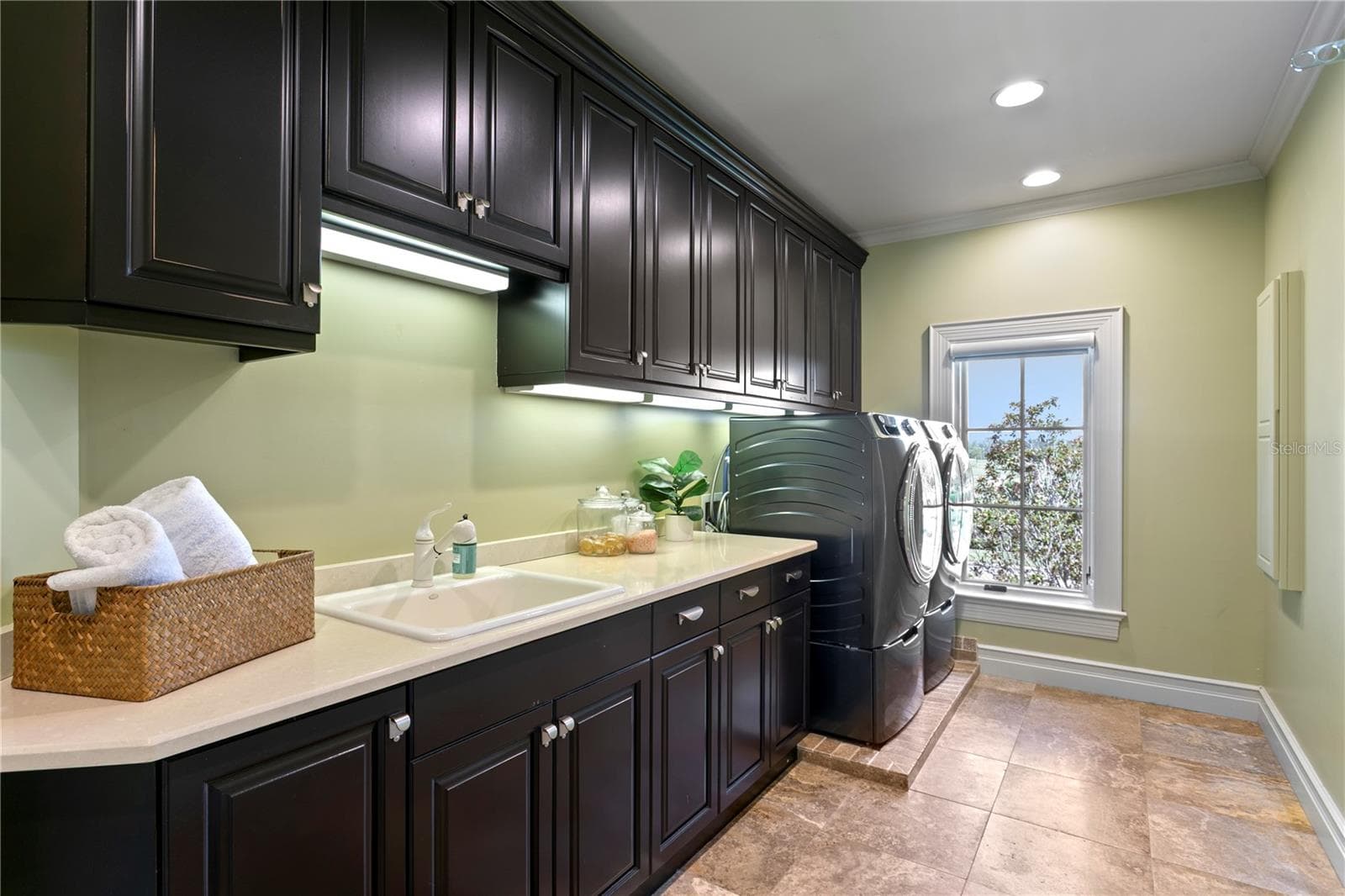 Single Family Residence at 401 SNELL ISLE BLVD NE, ST PETERSBURG, photo 40 of 96