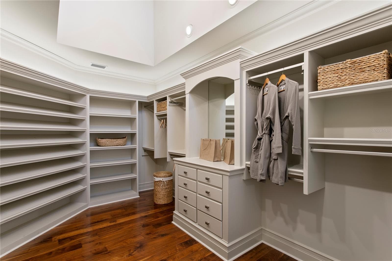Primary walk in closet - 401 SNELL ISLE BLVD NE, ST PETERSBURG