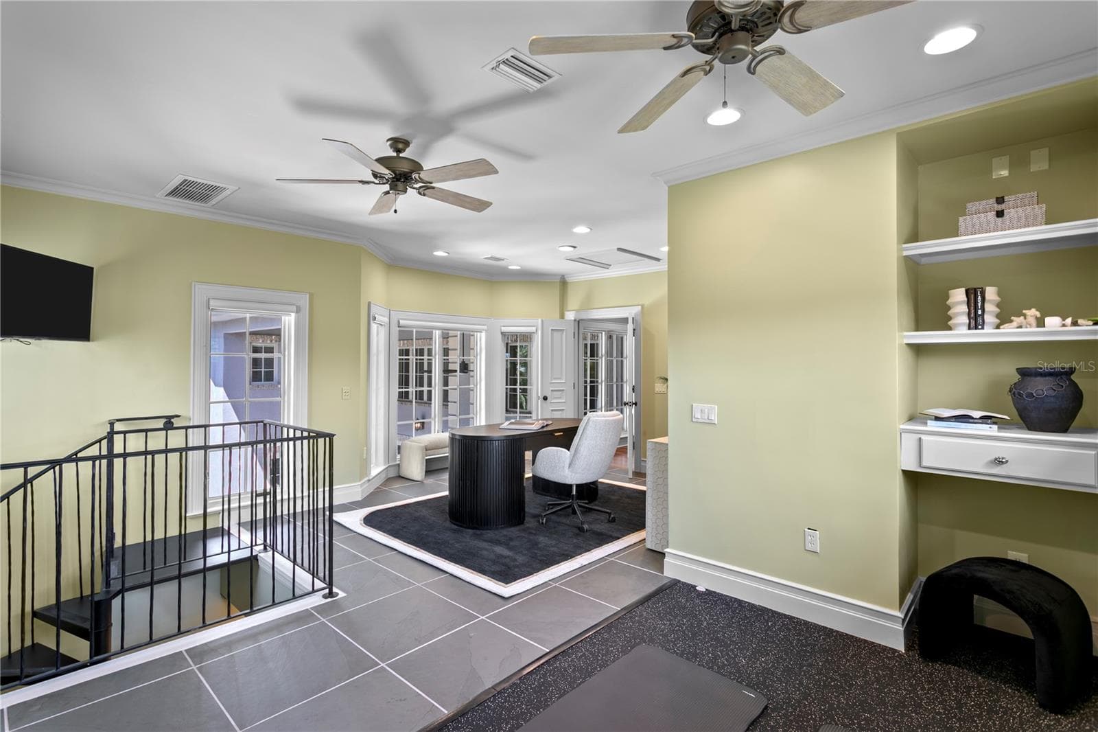 Office/gym - 401 SNELL ISLE BLVD NE, ST PETERSBURG