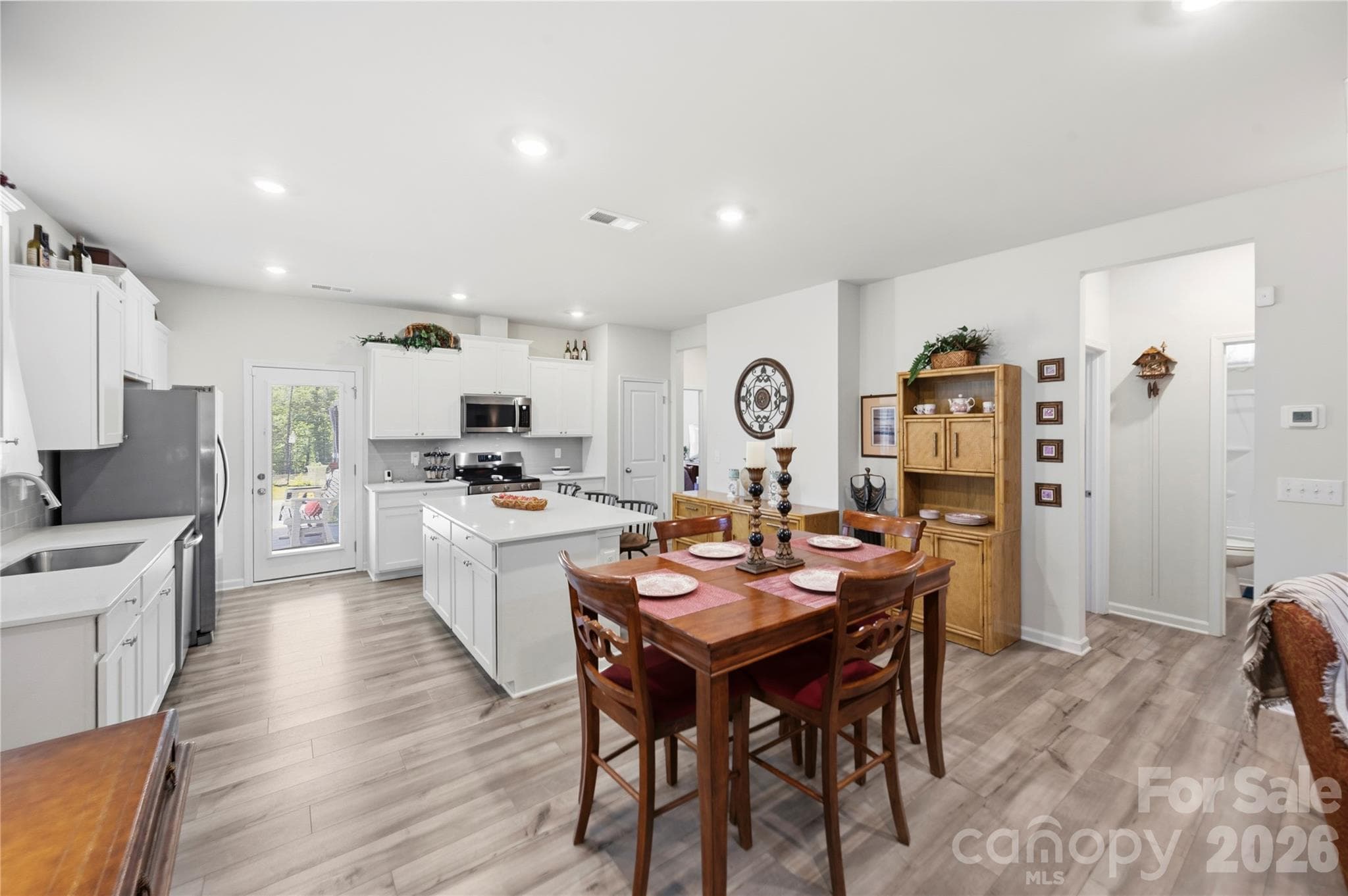 Single Family Residence at 2928 Legacy Ridge Lane, Catawba, photo 6 of 39