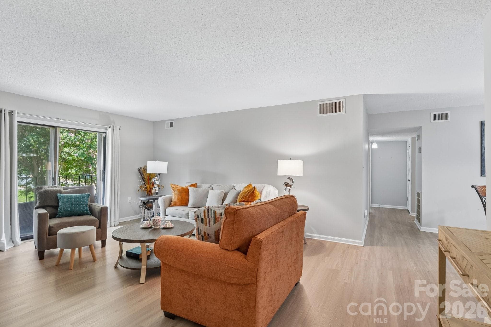 Condominium at 4736 Hedgemore Drive, Charlotte, photo 5 of 32