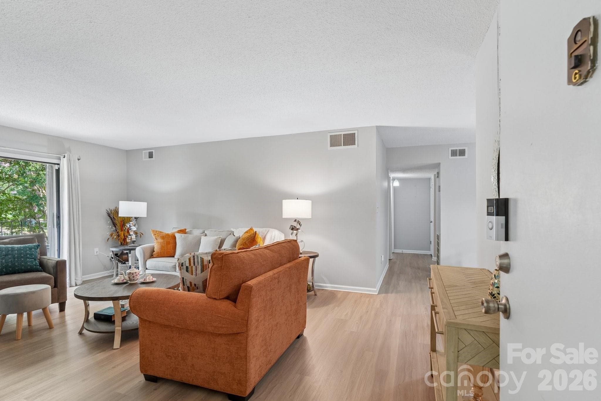 Condominium at 4736 Hedgemore Drive, Charlotte, photo 6 of 32