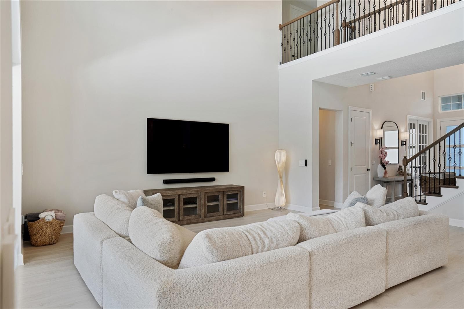 Single Family Residence at 10175 BROCKSPORT CIR, GOTHA, photo 11 of 59
