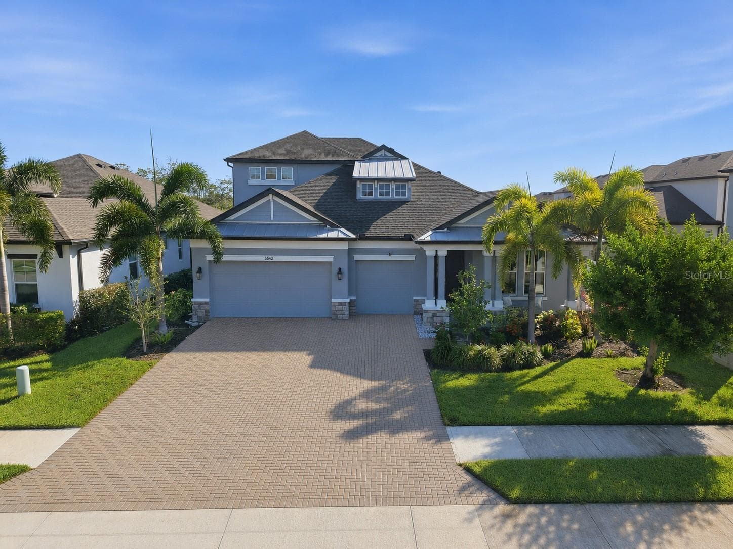 Driveway - 5542 NATIVE HENNA CT, SARASOTA
