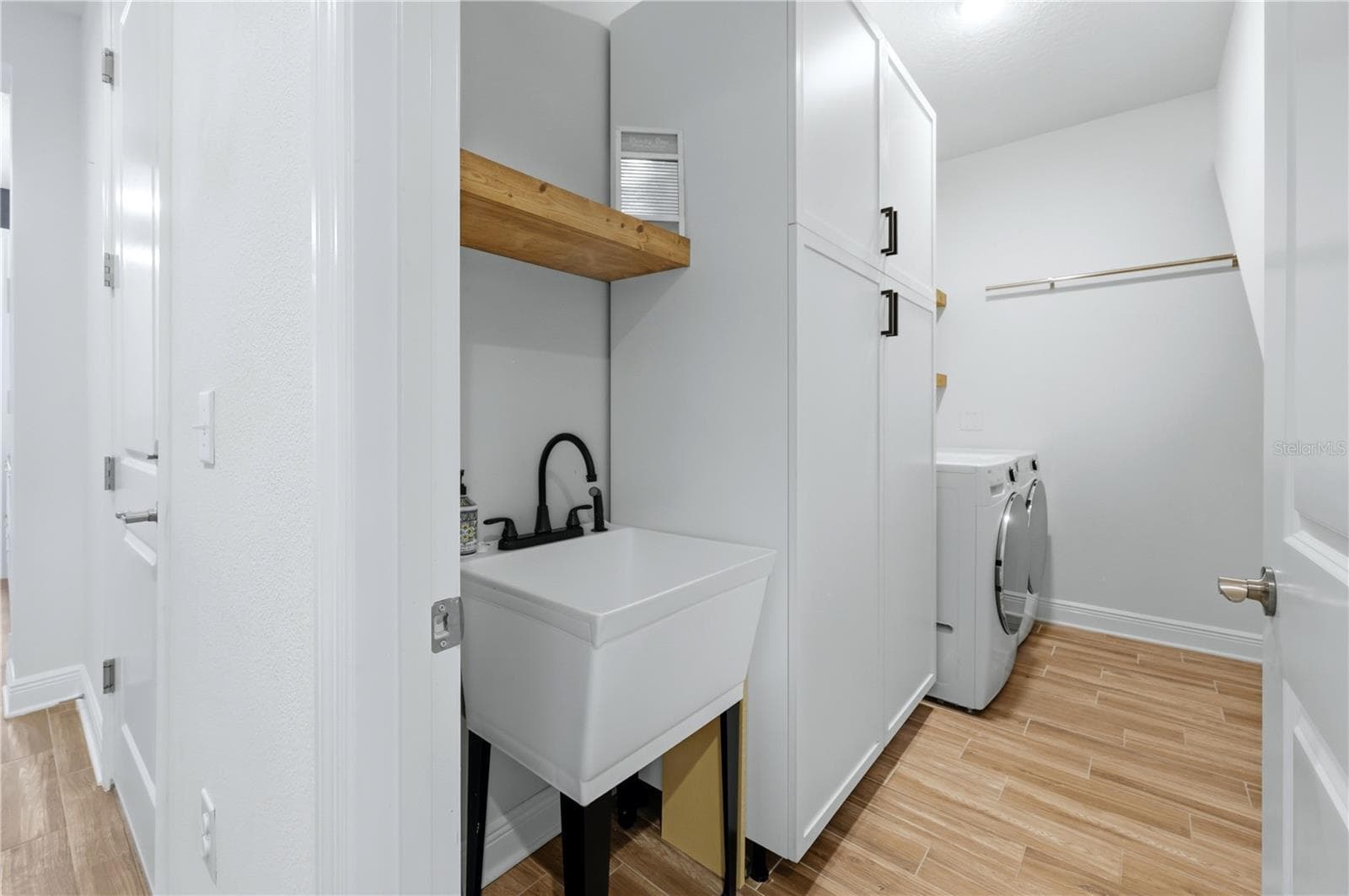 Laundry Room & Closet - 5542 NATIVE HENNA CT, SARASOTA