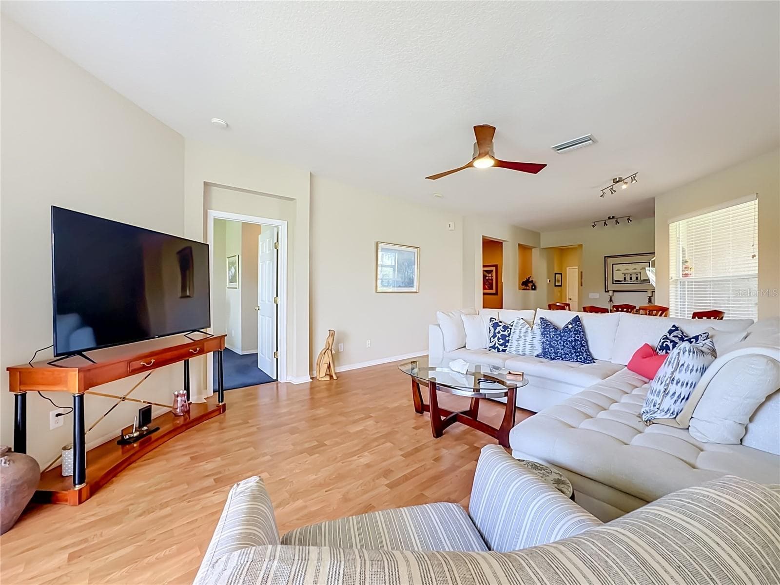 living room - 4346 KARIBA LAKE TER, SARASOTA