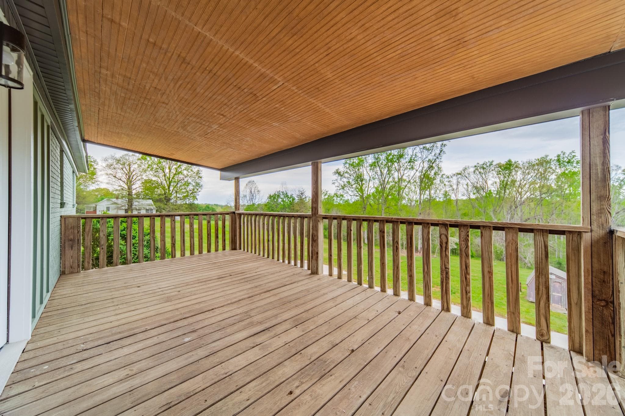 Covered Back Deck - Newton