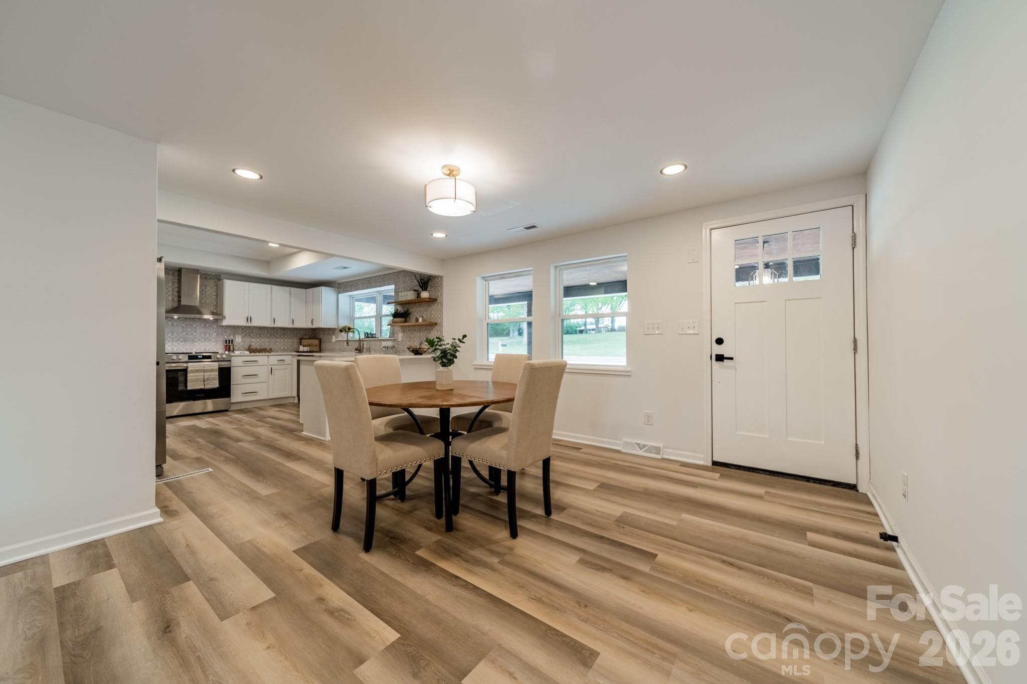 Dining Area - Newton