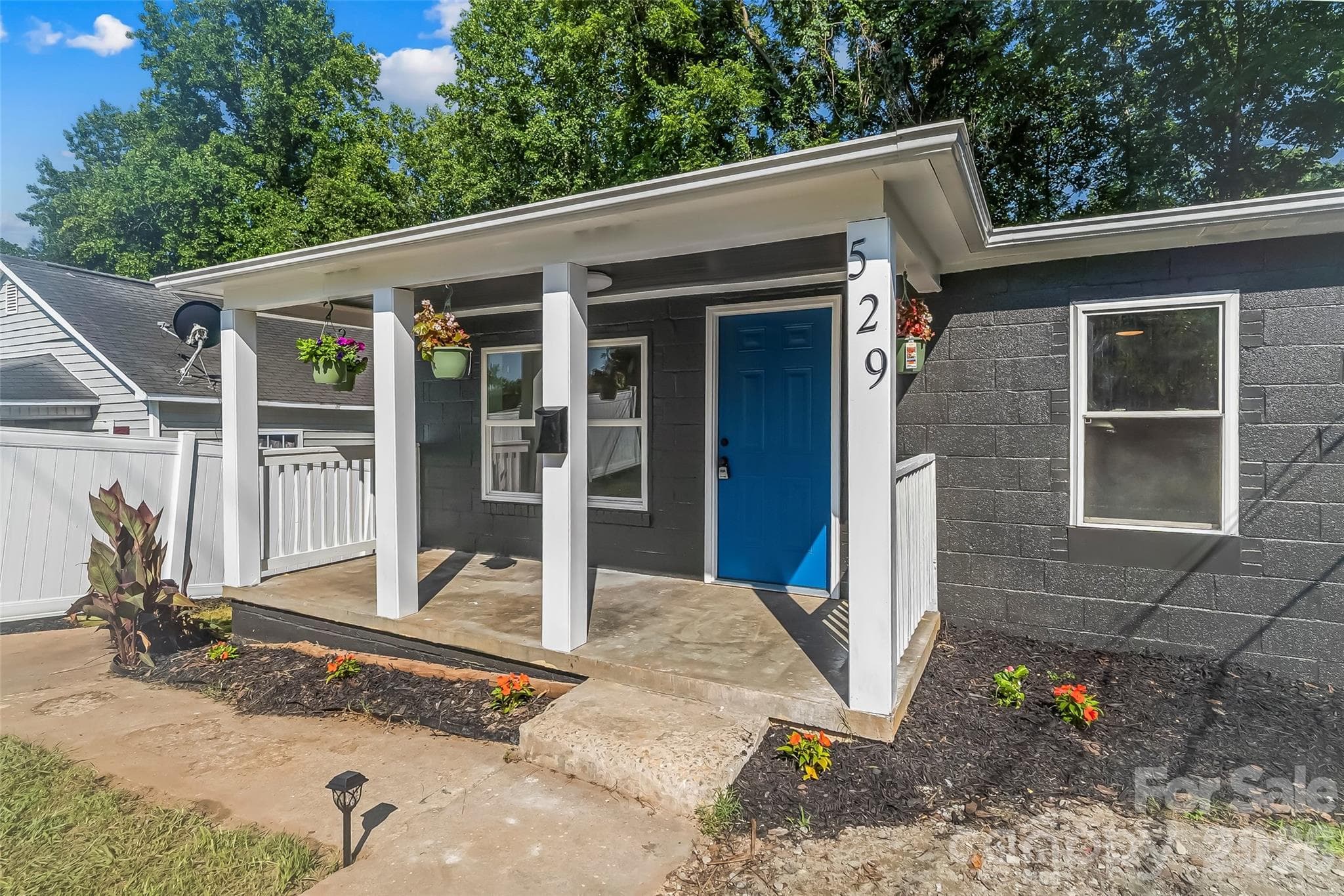 Single Family Residence at Lenoir, photo 2 of 23
