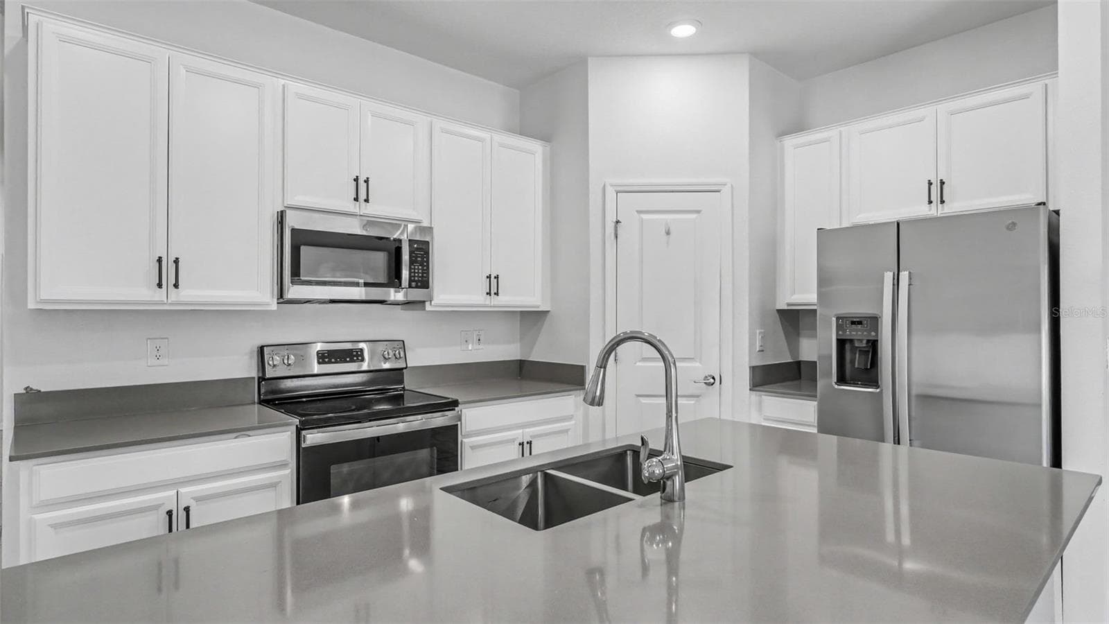 Single Family Residence at 272 PERSHING ST, BARTOW, photo 7 of 42