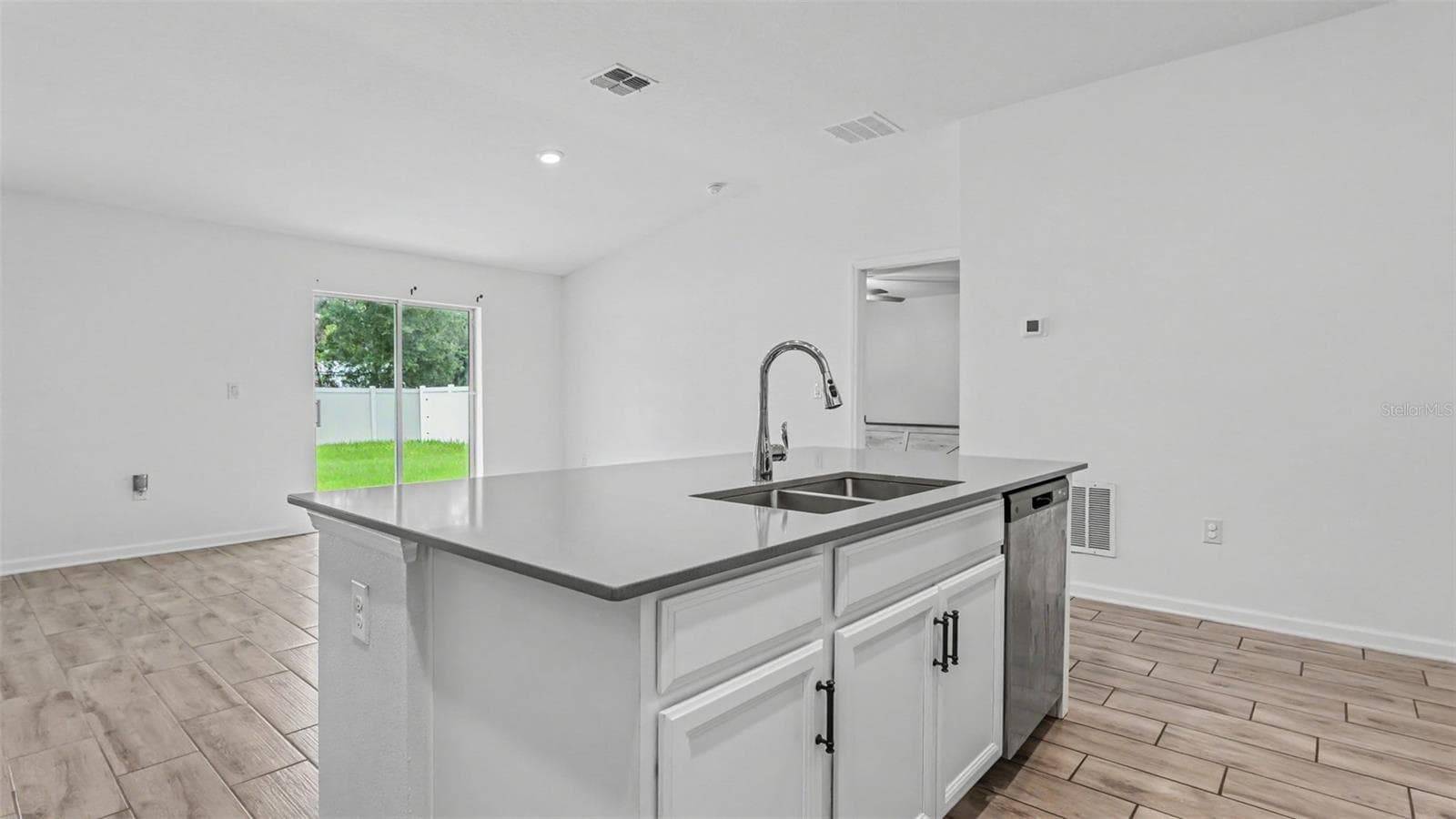 Single Family Residence at 272 PERSHING ST, BARTOW, photo 10 of 42