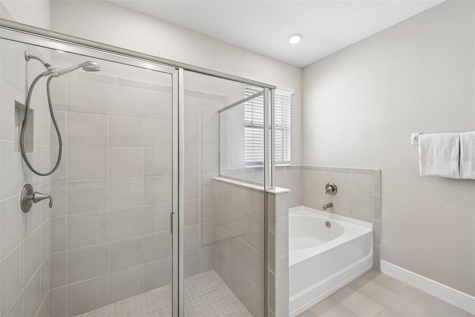 Single Family Residence at 178 MANGROVE MANOR DR, APOLLO BEACH, photo 20 of 39