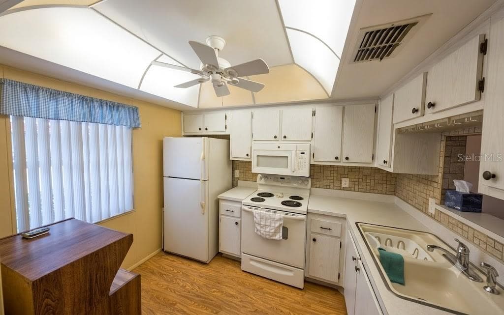 Condominium at 601 N HERCULES AVE #1205, CLEARWATER, photo 3 of 19