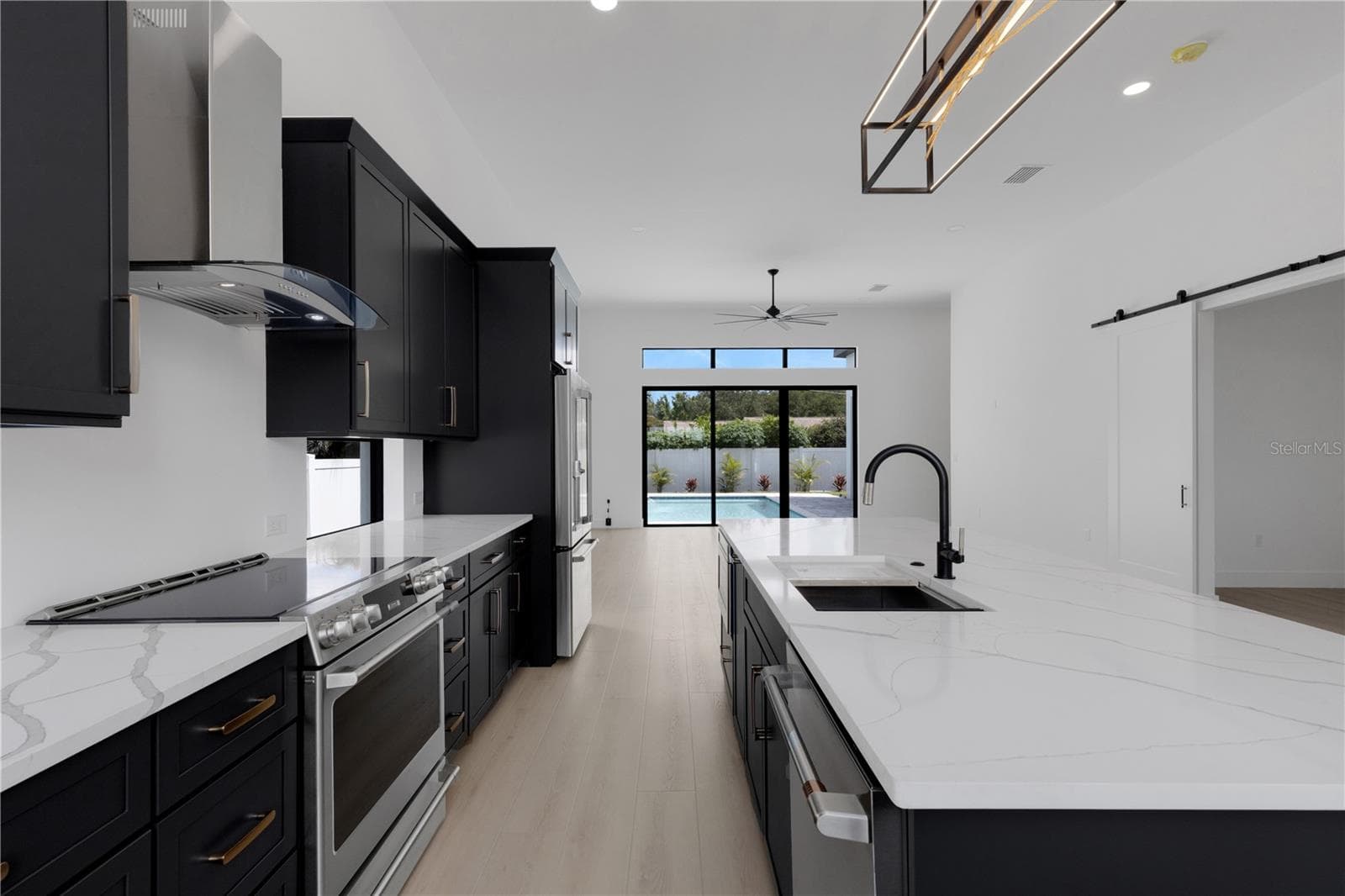 Kitchen - 2069 HIBISCUS ST, SARASOTA