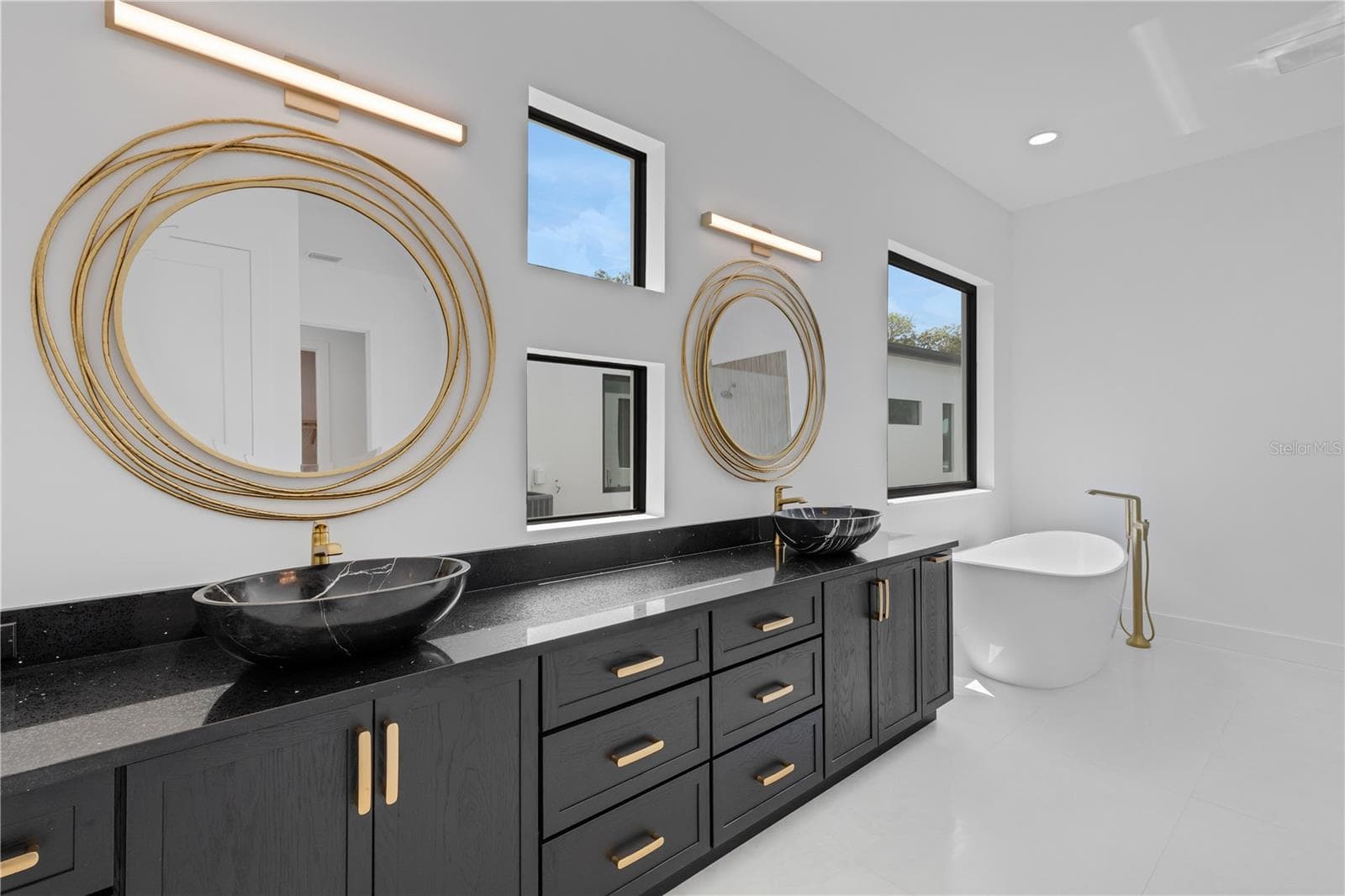 Primary Bathroom - 2069 HIBISCUS ST, SARASOTA