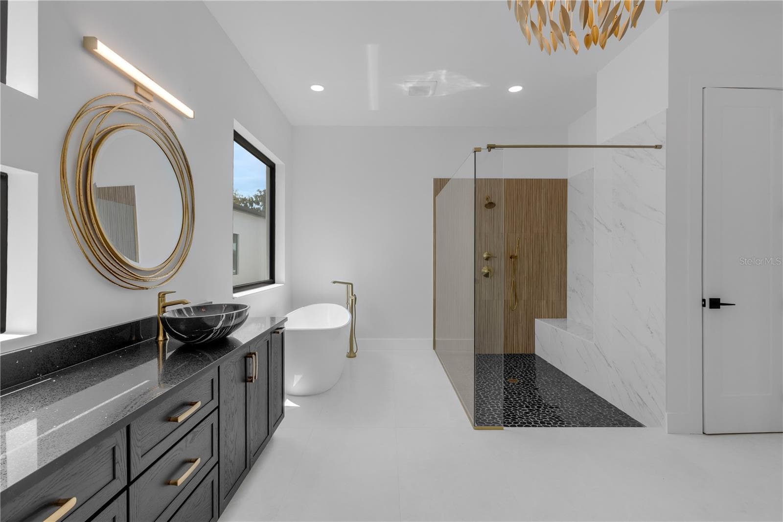 Primary Bathroom - 2069 HIBISCUS ST, SARASOTA