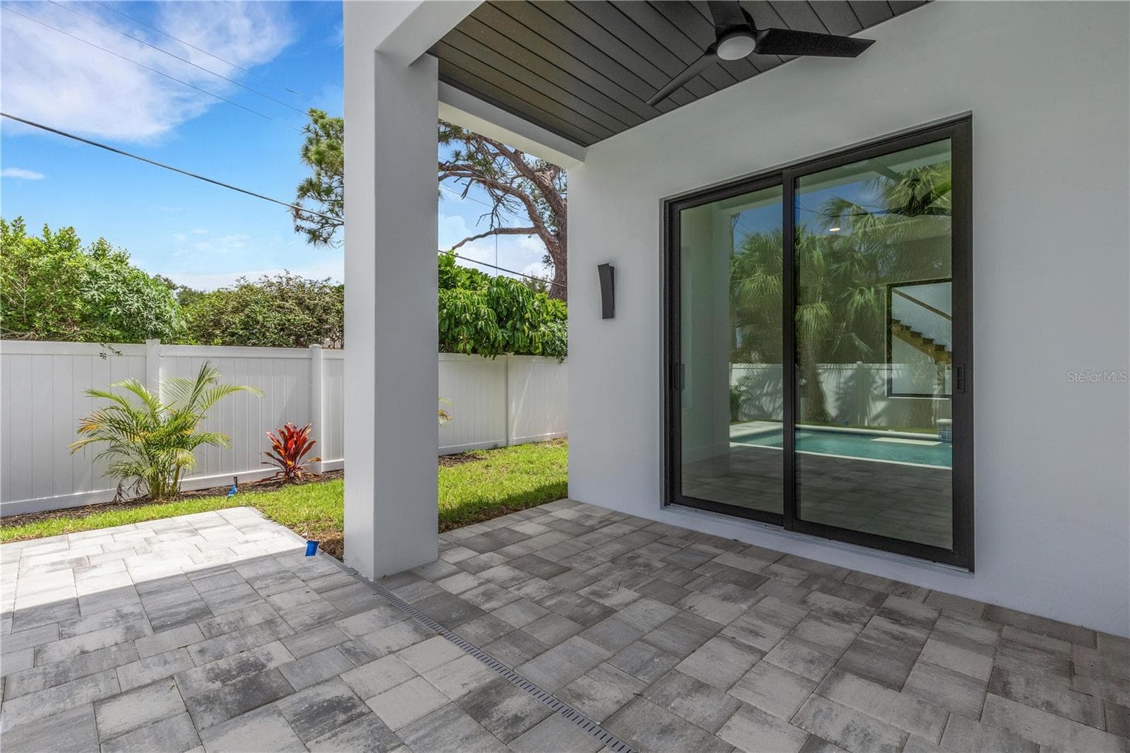 Lanai - 2069 HIBISCUS ST, SARASOTA