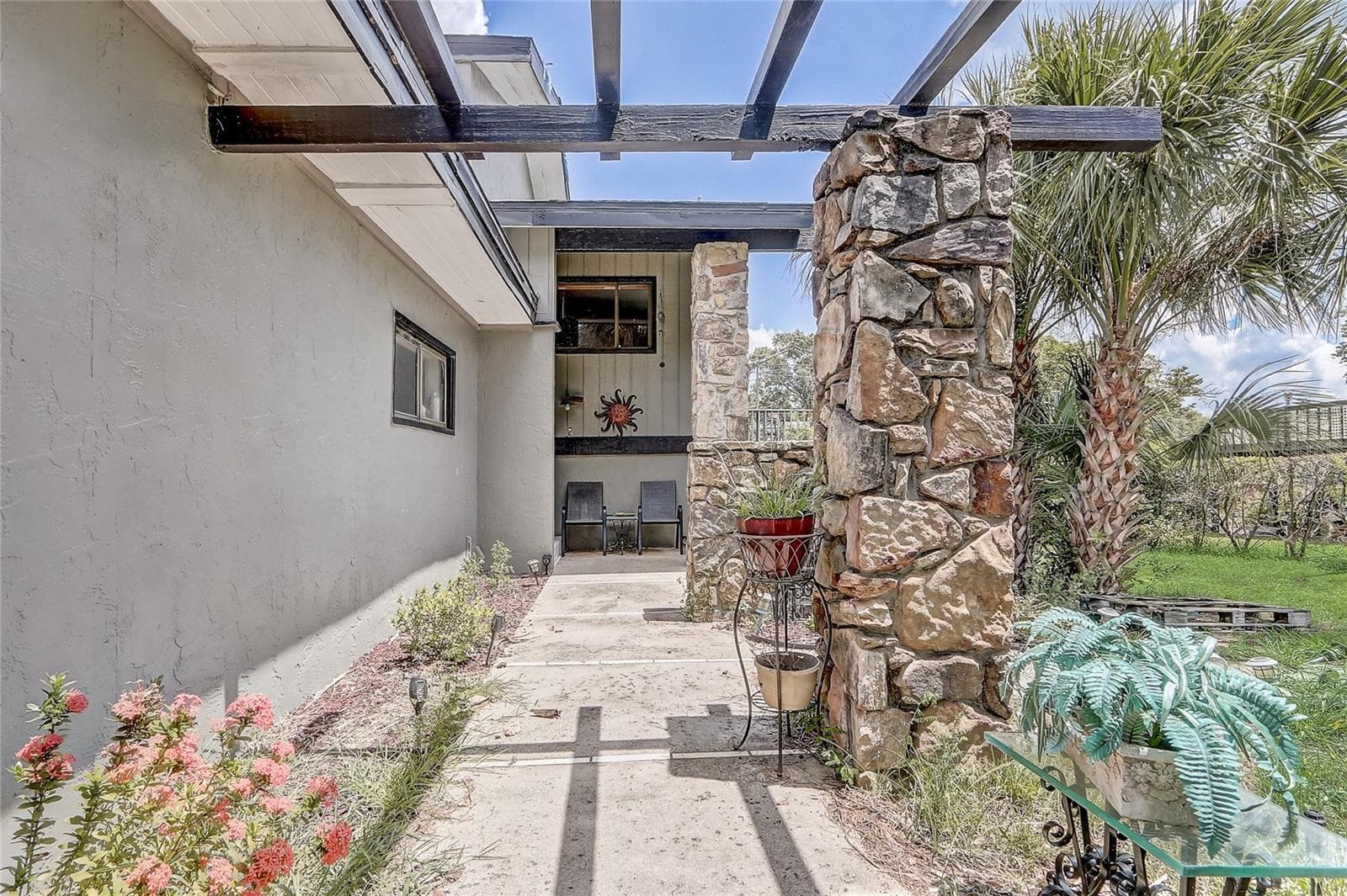 Walkway to entry - 32 NOTTINGHAM WAY, HAINES CITY