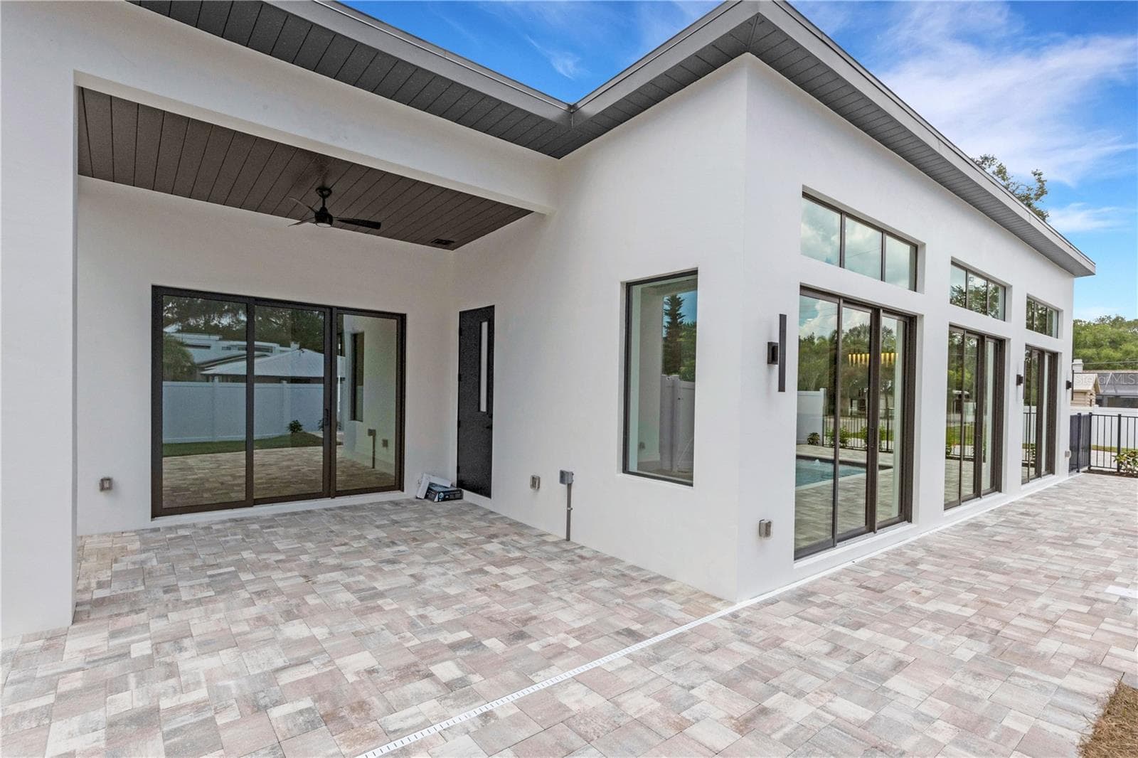 Lanai - 2079 HIBISCUS ST, SARASOTA