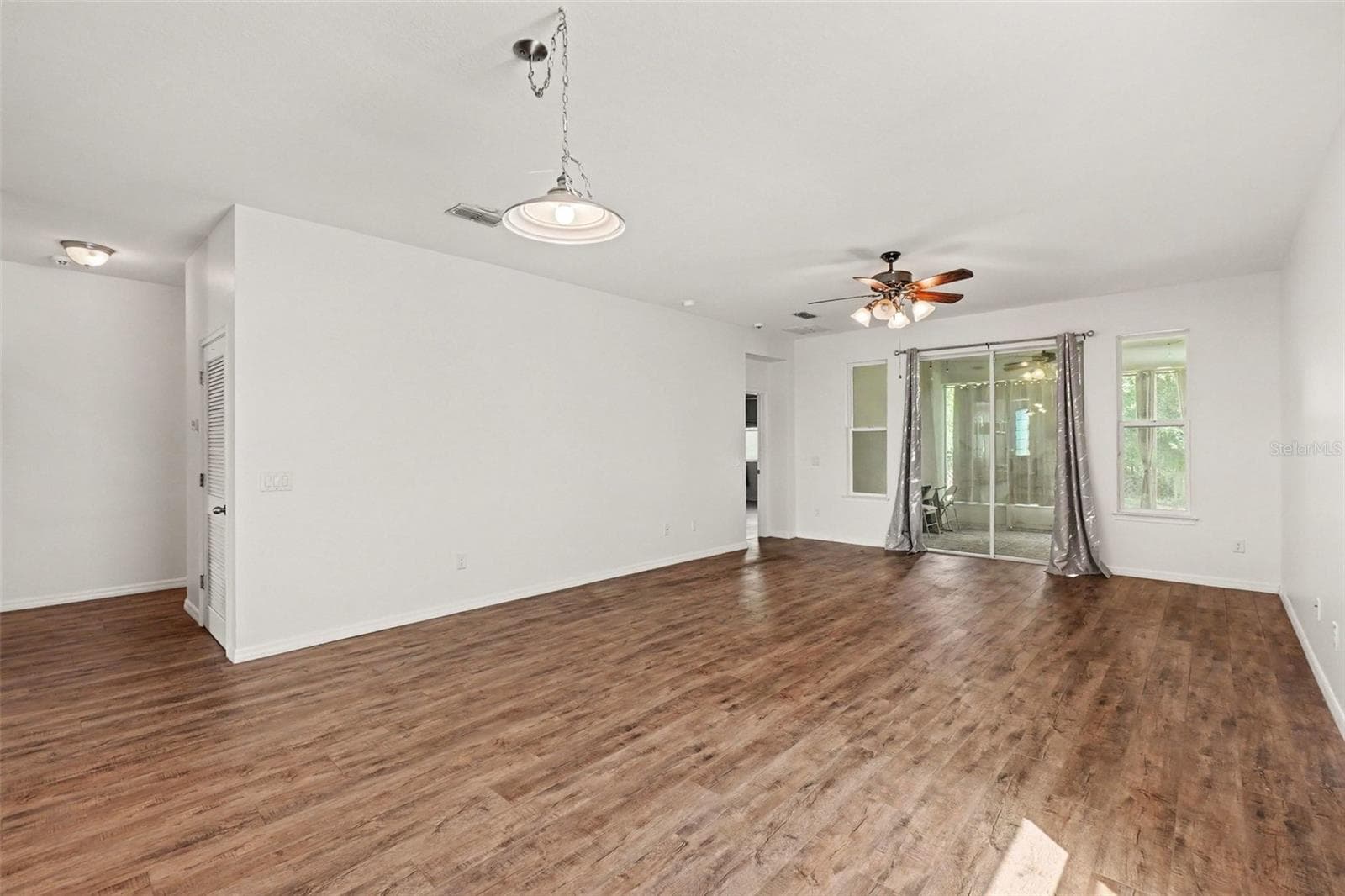 Single Family Residence at 12324 STREAMBED DR, RIVERVIEW, photo 4 of 26