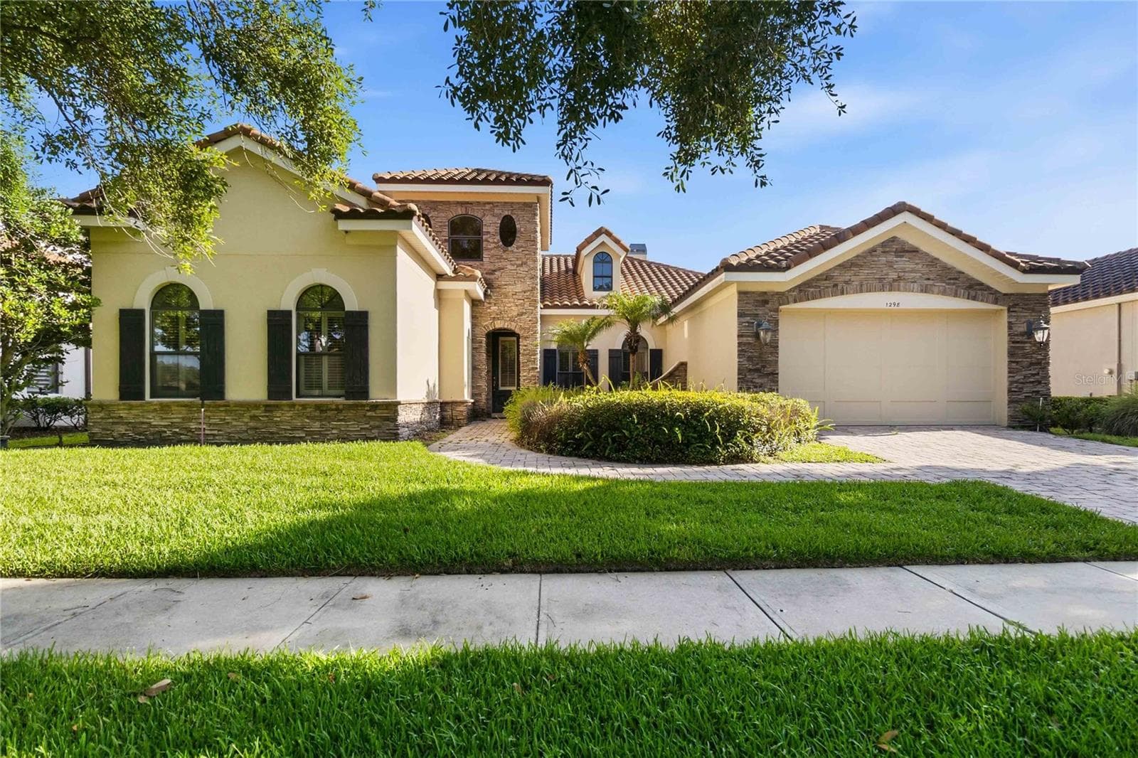 1298 BELLA VISTA CIR