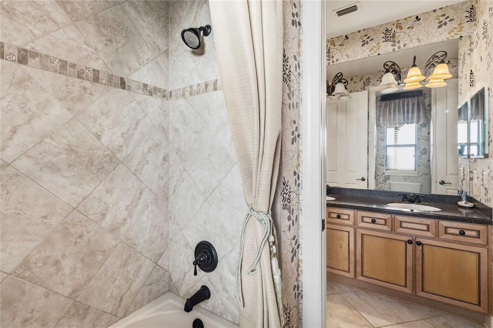 Single Family Residence at 1298 BELLA VISTA CIR, LONGWOOD, photo 27 of 37