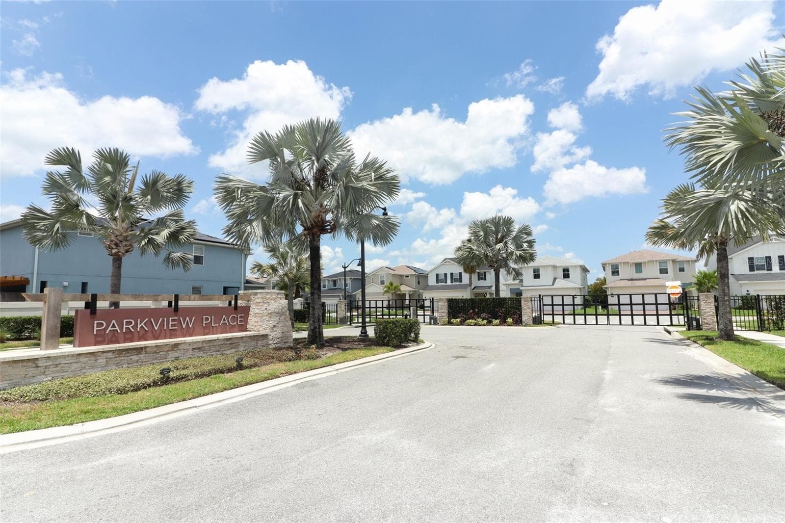 Community Entrance / Security Gate - 3980 LIGHTNING CT, SANFORD