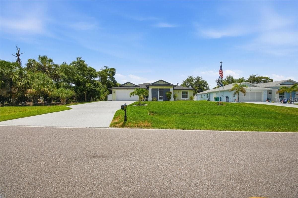 Single Family Residence at 17432 SHIRLEY AVE, PORT CHARLOTTE, photo 7 of 63