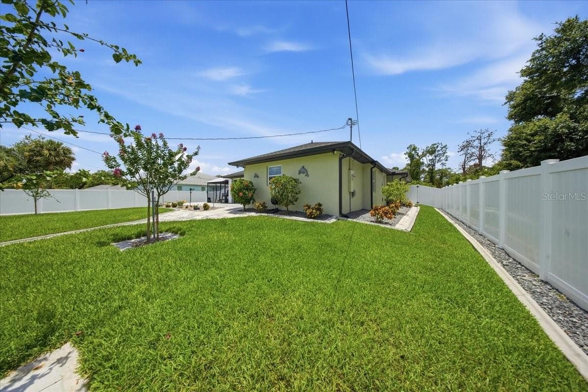 Single Family Residence at 17432 SHIRLEY AVE, PORT CHARLOTTE, photo 19 of 63