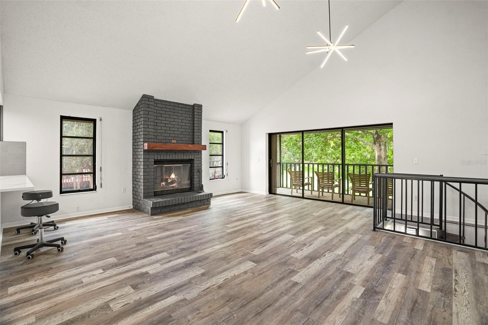 Single Family Residence at 210 EDGEWOOD AVE, CLEARWATER, photo 9 of 53