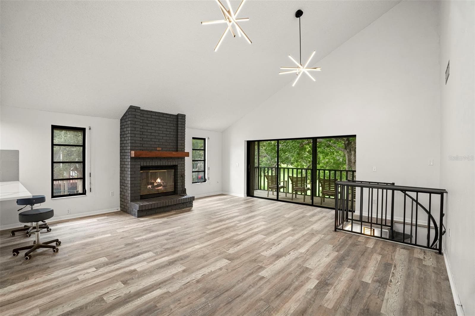 Single Family Residence at 210 EDGEWOOD AVE, CLEARWATER, photo 10 of 53