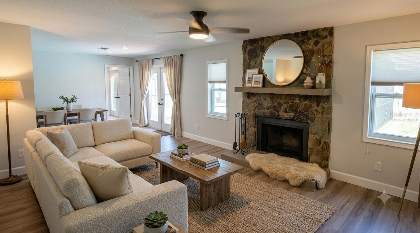 Virtually Staged - 7801 17TH WAY N, ST PETERSBURG