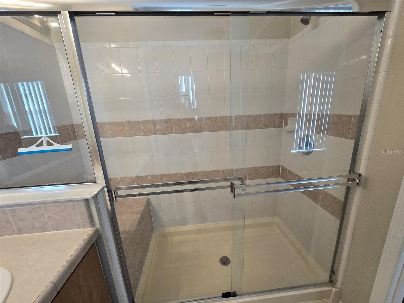 Primary ensuite bath - 7644 SAILWINDS PASS, PORT RICHEY