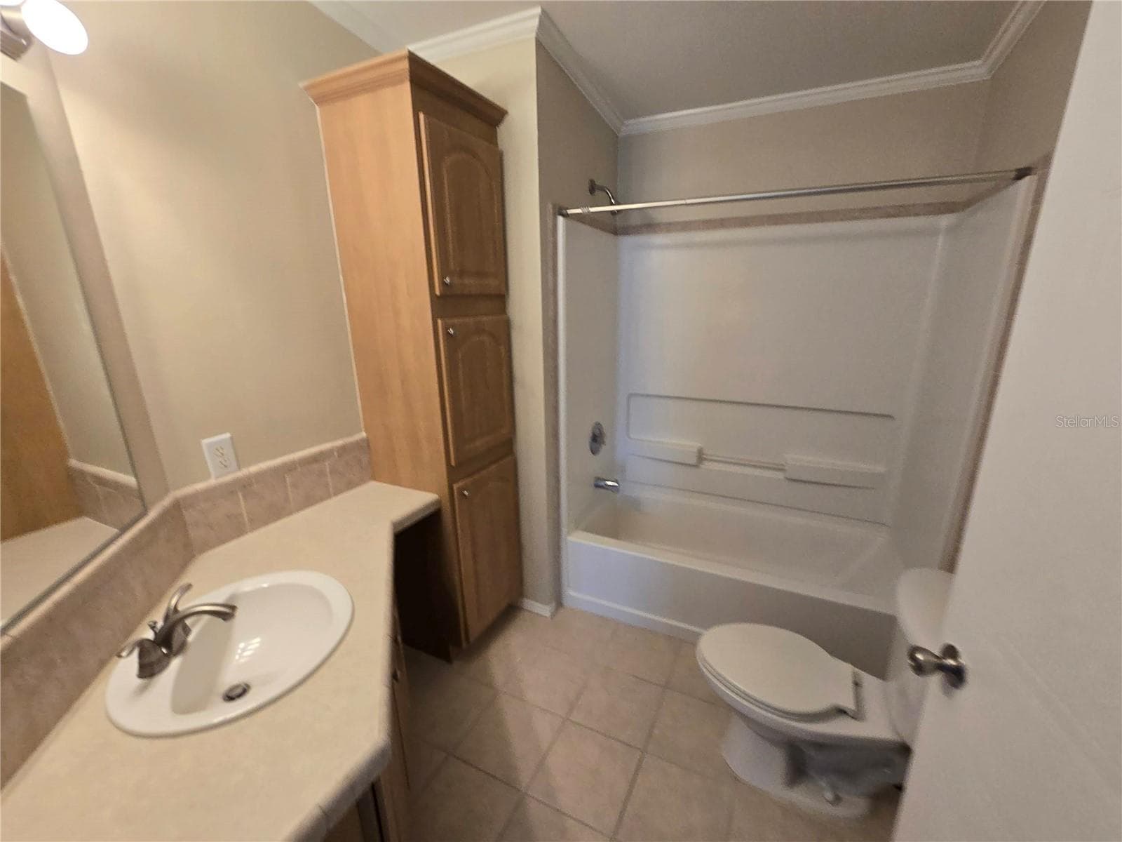 Hall bathroom - 7644 SAILWINDS PASS, PORT RICHEY