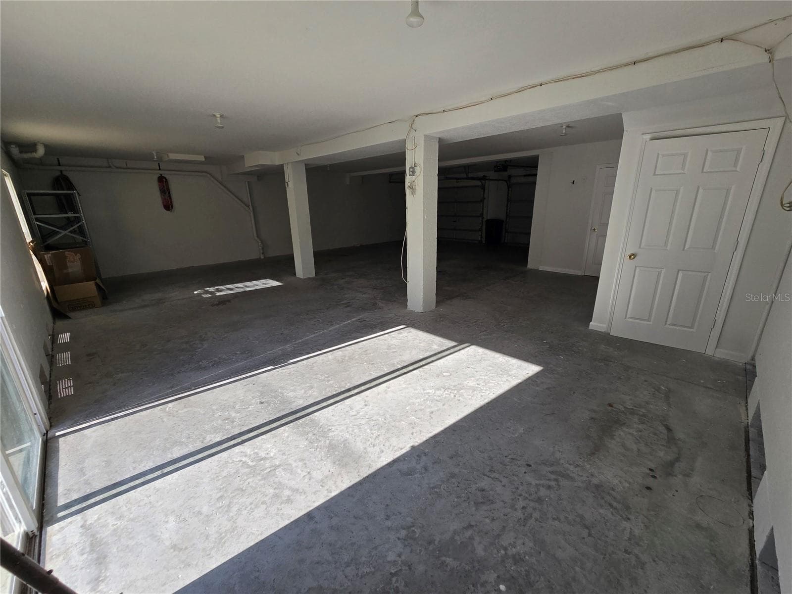 Huge garage! - 7644 SAILWINDS PASS, PORT RICHEY