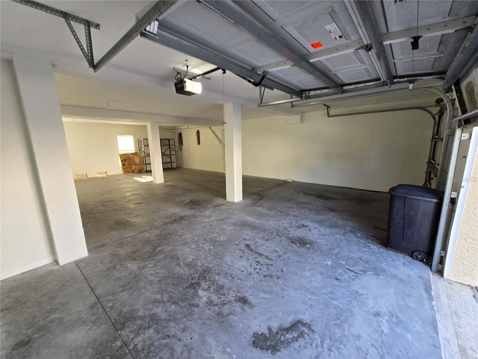 Huge garage! - 7644 SAILWINDS PASS, PORT RICHEY