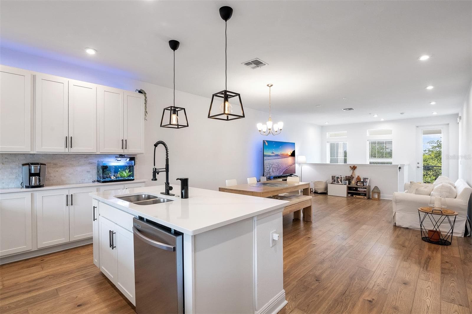 Townhouse at 7251 NEMOURS PKWY, ORLANDO, photo 6 of 36