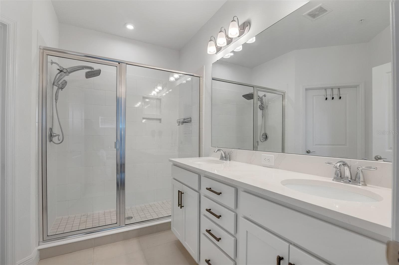 Townhouse at 7251 NEMOURS PKWY, ORLANDO, photo 13 of 36