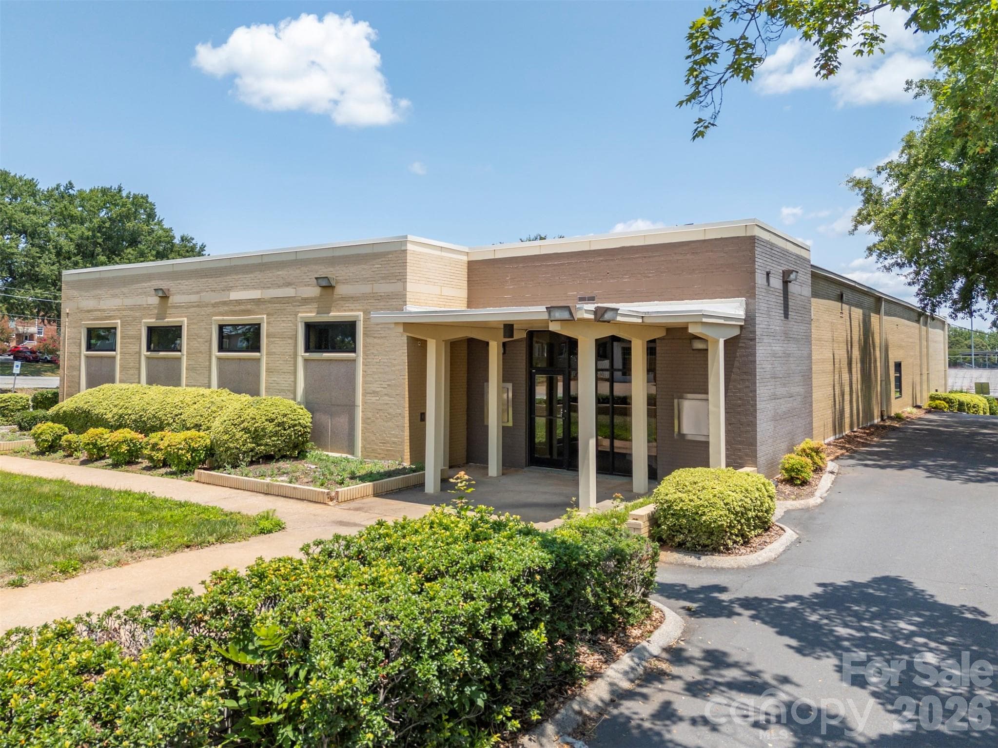 330 W Main Street