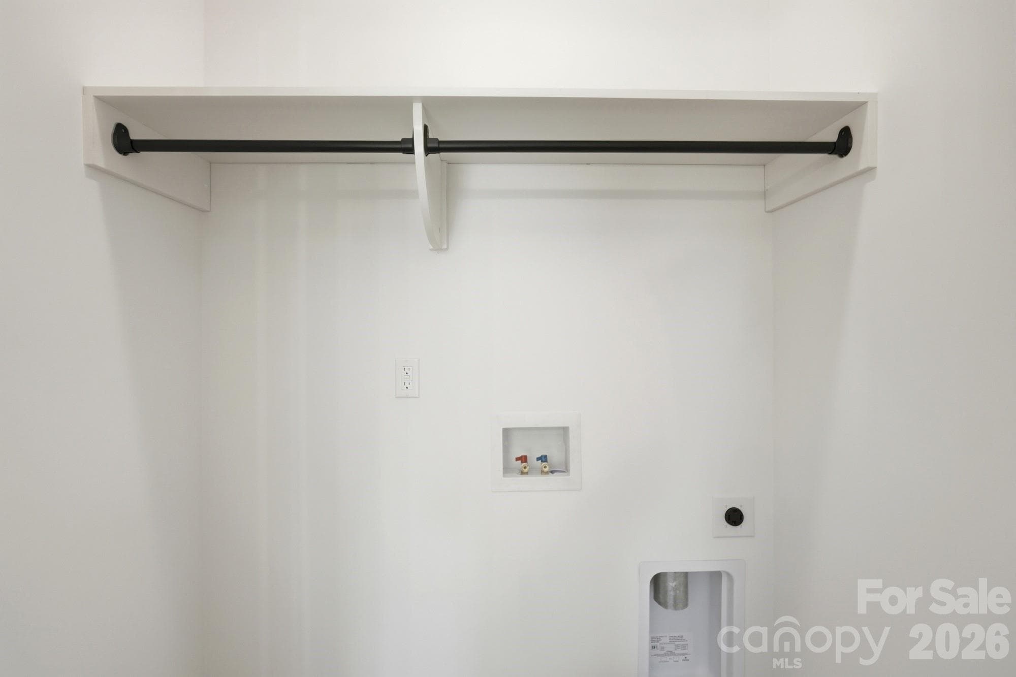 Laundry Closet - 116 7th Avenue SE, Hickory
