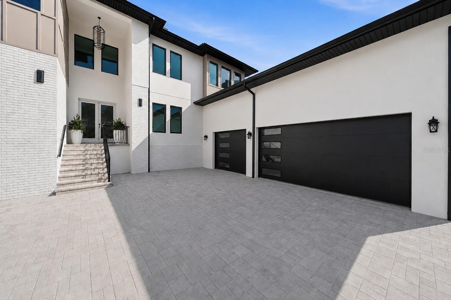 Single Family Residence at 4706 W SAN CARLOS ST, TAMPA, photo 4 of 98