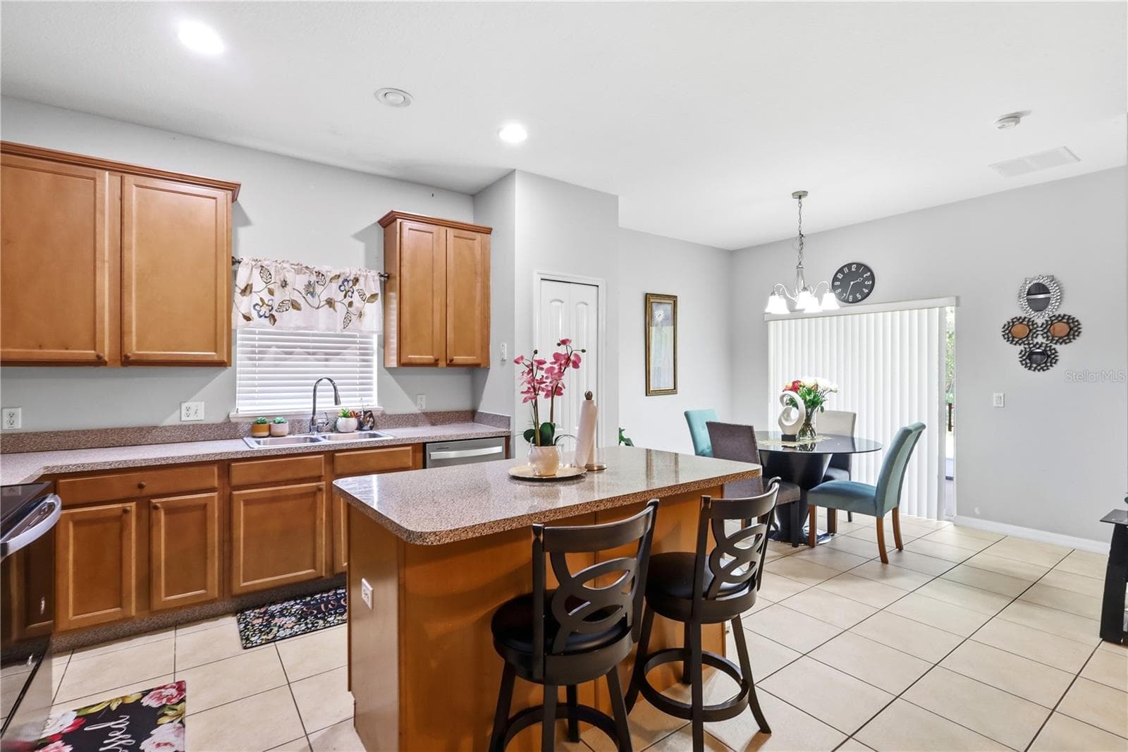Single Family Residence at 907 HACIENDA CIR, KISSIMMEE, photo 11 of 46