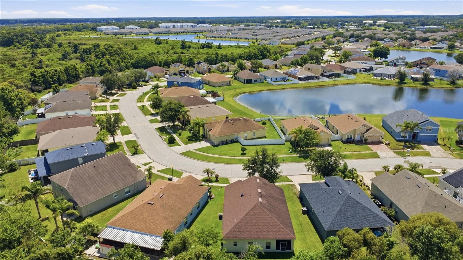 Single Family Residence at 907 HACIENDA CIR, KISSIMMEE, photo 41 of 46