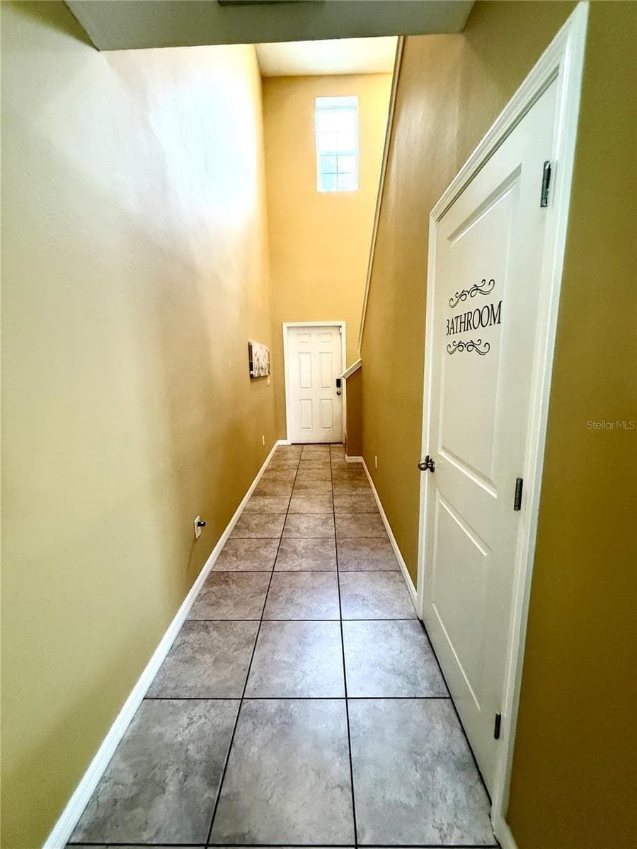 Single Family Residence at 14832 CRESCENT ROCK DR, WIMAUMA, photo 10 of 37